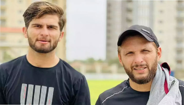 Shahid Afridi and Shaheen Shah Afridi pose for a photo.— Twitter/iShaheenAfridi