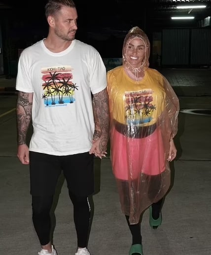Katie Price PDA-filled picture with boyfriend Carl Woods goes viral