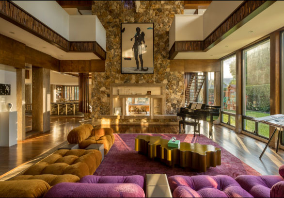 Joe Jonas, Sophie Turner are selling their Miami mansion