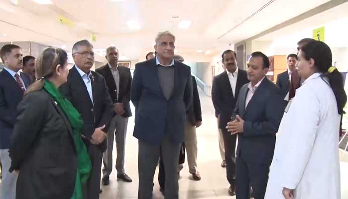 Chief of Army Staff General Qamar Javed Bajwa visits Combined Military Hospital in Rawalpindi —  ISPR