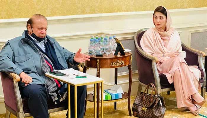 PML-N supremo Nawaz Sharif along with his daughter, Maryam Nawaz. Twitter/SaniaaAshiq
