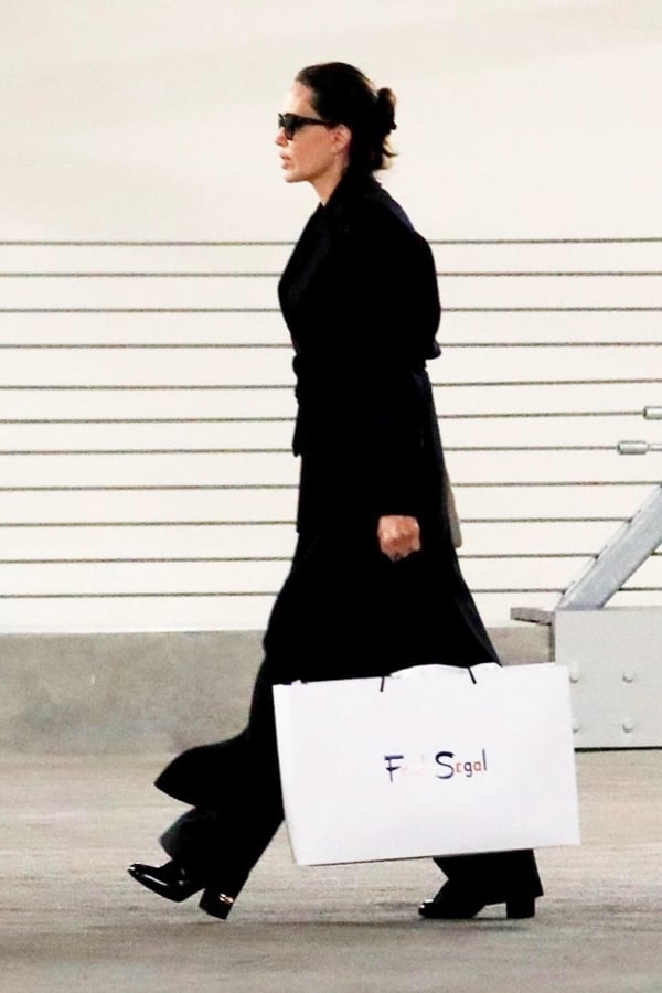 Angelina Jolie channels ‘Salt’ look as she takes Zahara for Thanksgiving shopping