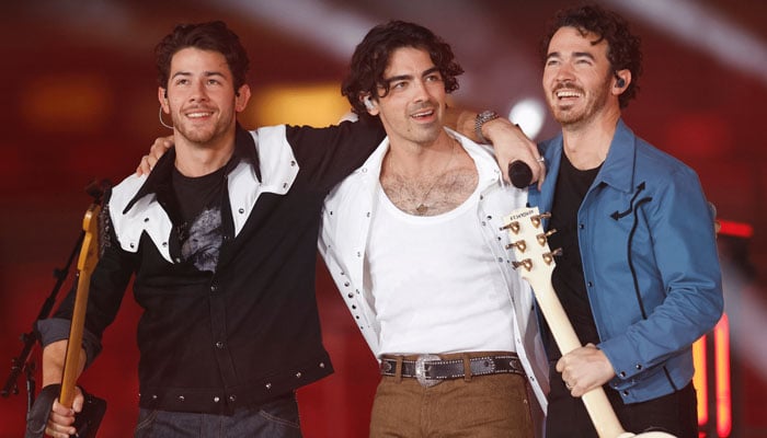 Jonas Brothers deliver high-energy performance at Thanksgiving halftime show