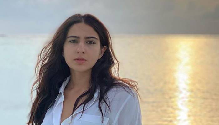 Sara Ali Khan sets the internet on fire with her sizzling swimsuit’s look: Photo