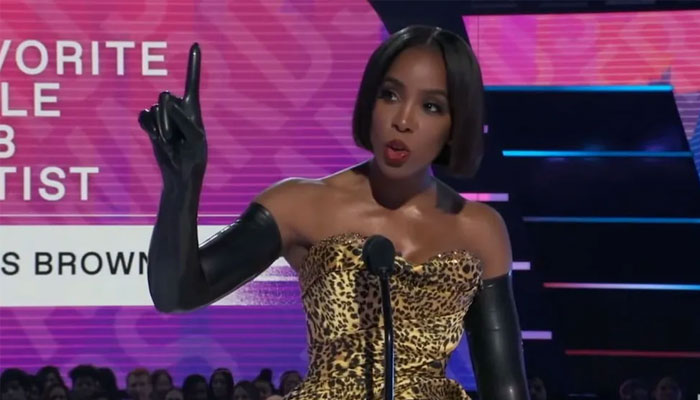 Kelly Rowland defends Chris Brown again after 2022 AMAs