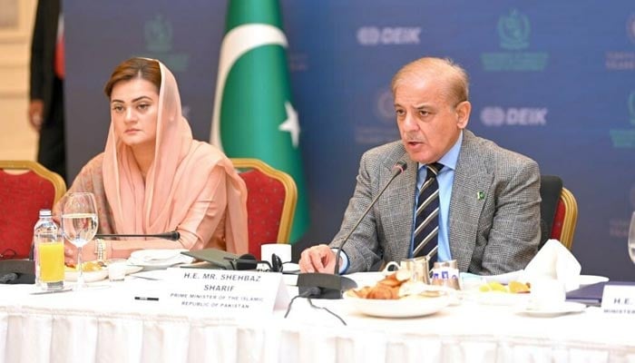 Prime Minister Shehbaz Sharif (right) addresses a Pakistan-Turkiye business council meeting alongside Information Minister Marriyum Aurangzeb in Istanbul on Saturday. — APP