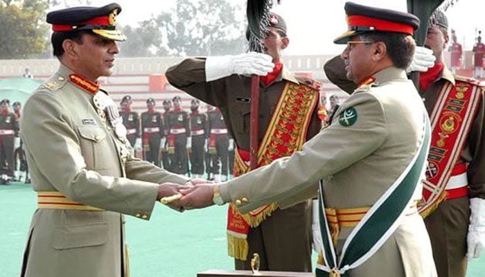General Pervez Musharraf hands over the baton of command to General Parvez Kayani. — ISPR/File