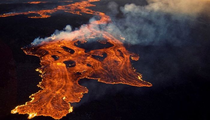 ہوائی کے جزیرے پر ماونا لوا آتش فشاں 25 مارچ 1984 کو امریکی جیولوجیکل سروے کے ذریعہ فراہم کردہ ہینڈ آؤٹ تصویر میں دکھایا گیا ہے، اور 19 جون 2014 کو رائٹرز کو جاری کیا گیا ہے۔- رائٹرز