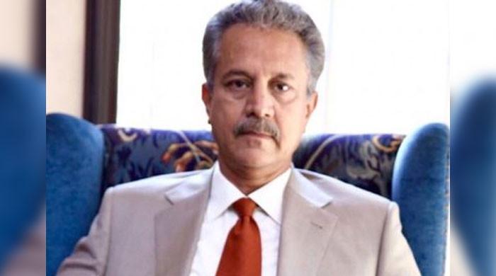 Waseem Akhtar tells UK court didn’t read content of email sent to Altaf Hussain