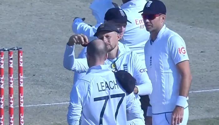 England players Joe Root and Jack Leach at the Rawalpindi Cricket Stadium on December 3, 2022. — Screengrab/Twitter