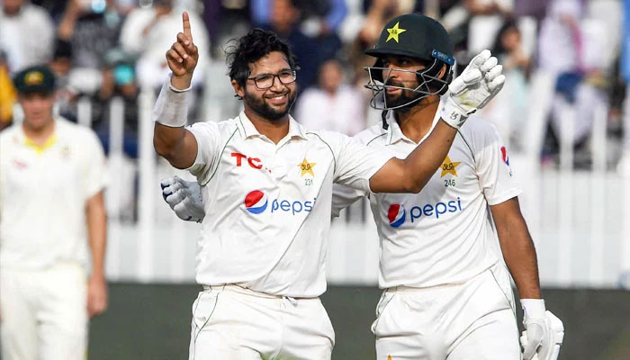 Imam-ul-Haq celebrates after completing his hundred- Photo:PCB