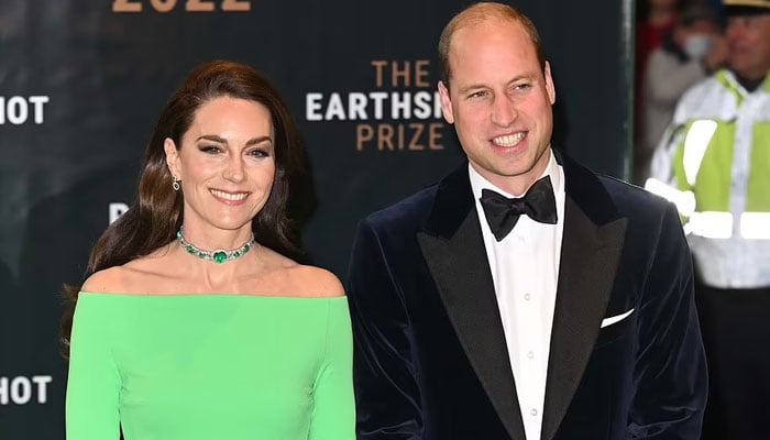 Kate Middleton gives peck to David Beckham, leaving fans jaw-dropped