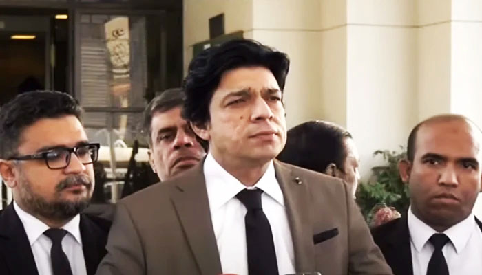 Former PTI leader Faisal Vawda addresses a press conference outside the Supreme Court on November 25, 2022. — YouTube/GeoNews