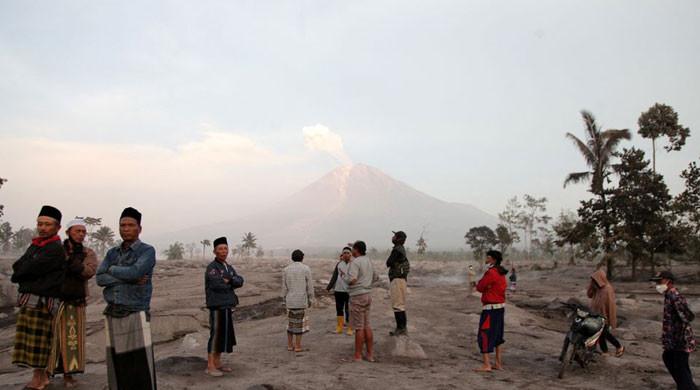 Thousands on alert in Indonesia's Java after Mt Semeru eruption