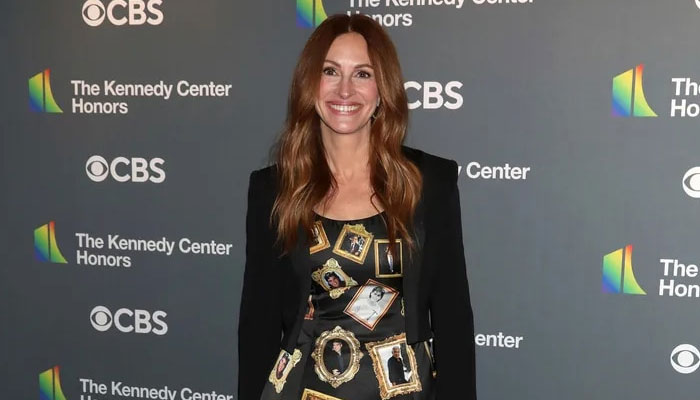 Julia Roberts dons dress covered in George Clooney photos at Kennedy Honors