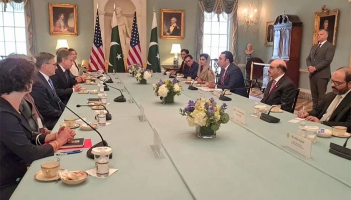 Foreign Minister Meets US Secretary of State in Washington DC. — Twitter/@ForeignOfficePk/File