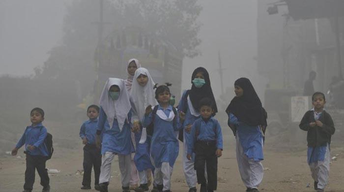 Lahore schools, private offices to close thrice a week as smog worsens 