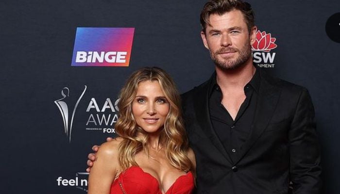 Chris Hemsworth calla Russell Crowe his hero as he receives AACTA award