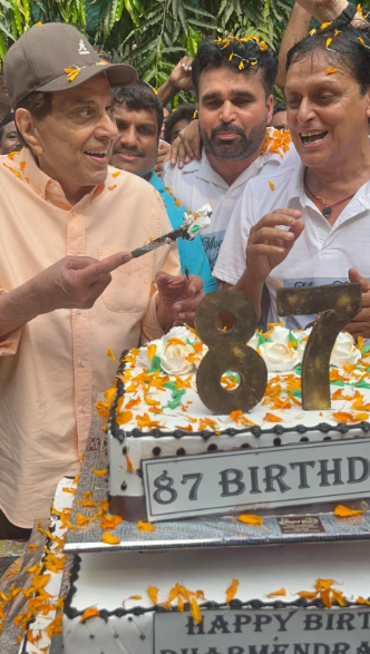 Dharmendra celebrates his 87th birthday with family and fans