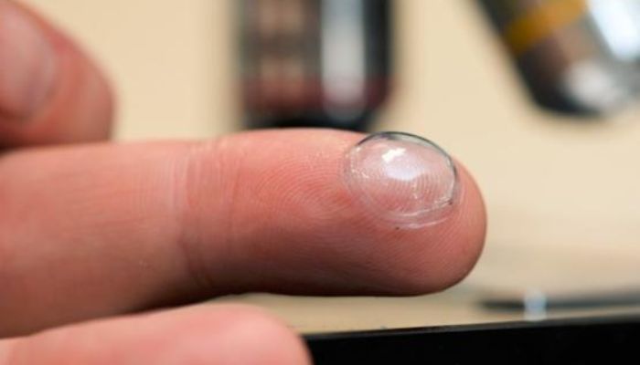 Ground-breaking smart contact lens to quickly and painlessly test for eye infections.— University of Bradford