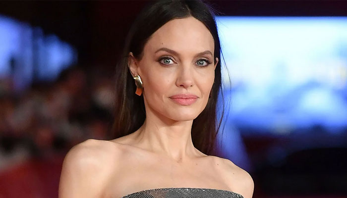 Angelina Jolie makes guys sign NDA before going on date in ‘hotels’