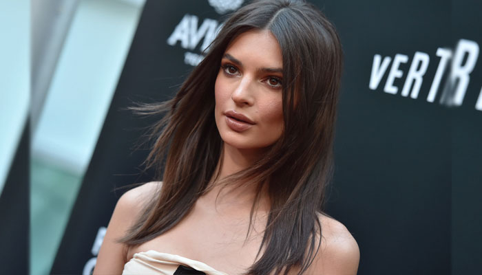 Emily Ratajkowski says therapy helped conquer fear of abandonment