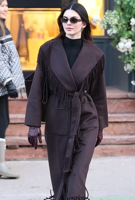 Kylie Jenner, Kendall Jenner cut stylish figure in Colorado