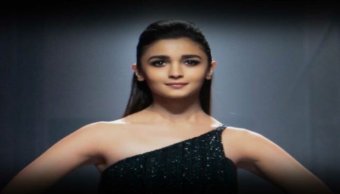 Alia Bhatt reacts to Ranbir Kapoor’s Tu Jhoothi Main Makkaar title reveal