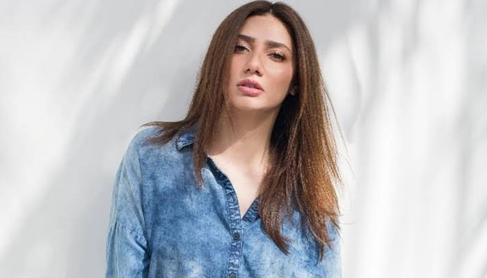 Mahira Khan receives warmth and love from Bollywood celebrities