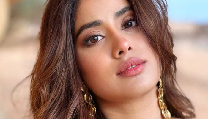 Janhvi Kapoor stuns in latest Instagram post