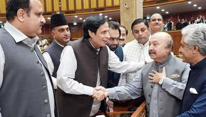 Punjab Chief Minister Parvez Elahi meets with Punjab Assembly SpeakerMuhammad Sibtain Khan. — APP