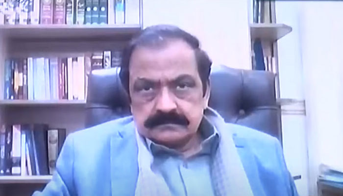 Interior Minister Rana Sanaullah speaks during Geo News programme “Naya Pakistan”on December 17, 2022.— YouTube/Geo News/screengrab