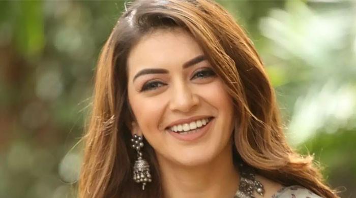 Hansika Motwani shares unseen picture from wedding album: Photos