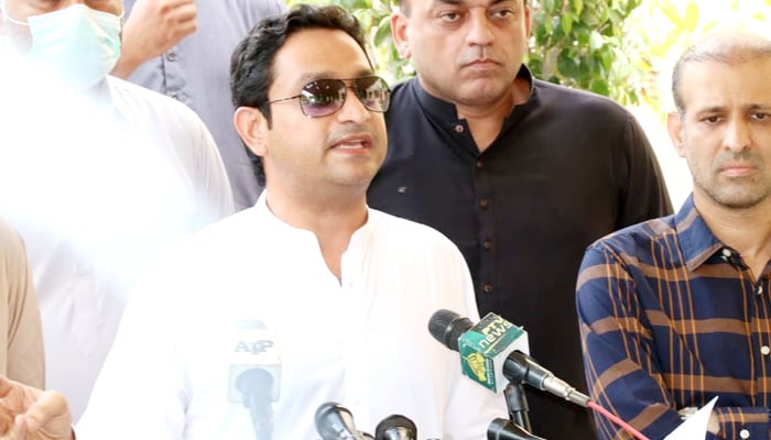 PTI Karachi President Khurram Sherzaman addressing a press conference — Twitter