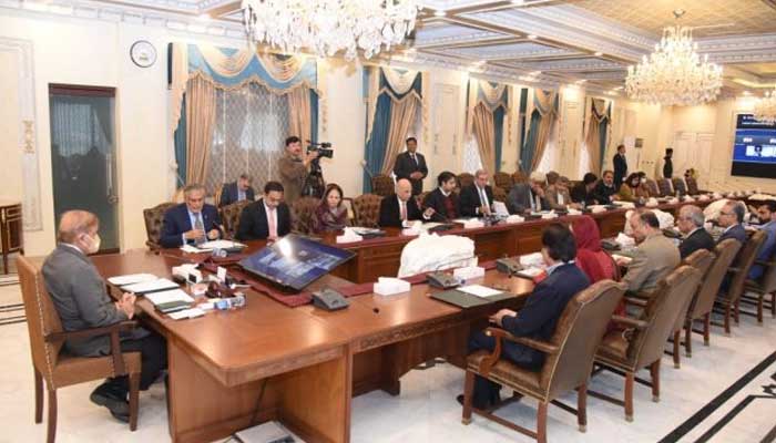 Prime Minister Shehbaz Sharif chairs the meeting to devise a strategy on reduction of circular debt in Energy sector at the PM House in Islamabad on December 19, 2022. —APP
