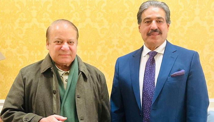 PML-N supremo Nawaz Sharif (Left) and PML-N leader Nasir Butt. Photo provided by the reporter