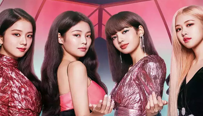 BLACKPINK gives surprise holiday performance in latest BORN PINK show