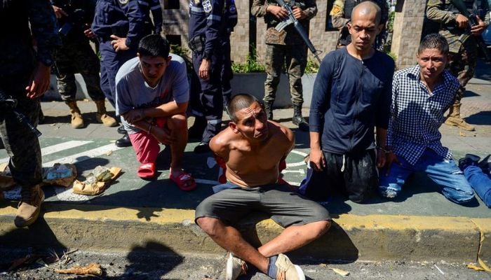 El Salvador melakukan operasi militer anti-narkoba pada Malam Natal