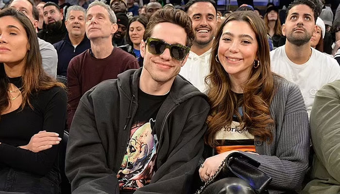 Pete Davidson brings sister Casey to star-studded basketball game