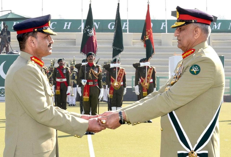 General (retd) Qamar Javed Bajwa handing over the baton of command to his successor General Asim Munir. — ISPR