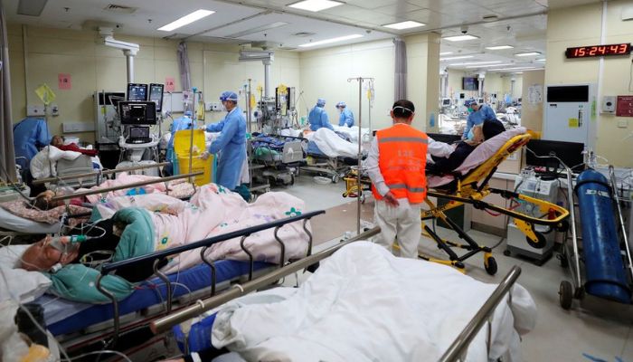 Medical workers attend to patients at the intensive care unit of the emergency department at Beijing Chaoyang hospital, amid the coronavirus disease (COVID-19) outbreak in Beijing, China December 27, 2022.— Reuters