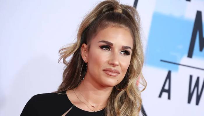 Jessie James Decker discloses why she responds to children’s abs criticism
