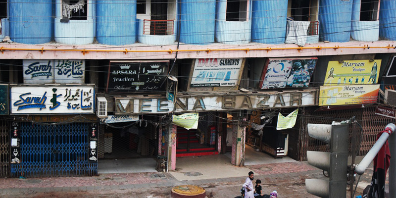 Morning view of the bazaar.