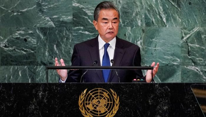 Penasihat Negara Tiongkok dan Menteri Luar Negeri Wang Yi berpidato di Sesi ke-77 Majelis Umum PBB di Markas Besar PBB di New York City, AS, 24 September 2022.— Reuters