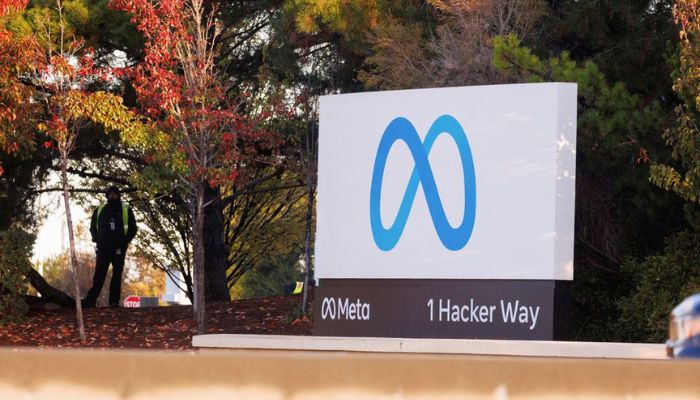 A security guard stands watch by the Meta sign outside the headquarters of Facebook parent company Meta Platforms Inc in Mountain View, California, U.S. November 9, 2022.— Reuters