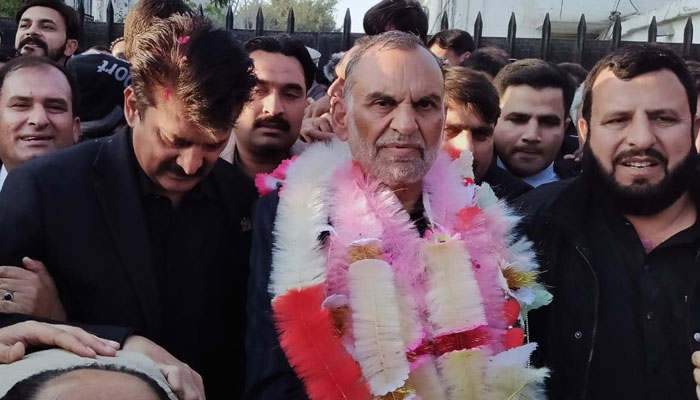 Pakistan Tehreek-e-Insaf leaderAzam Swati has been released.— Twitter/PTIofficial