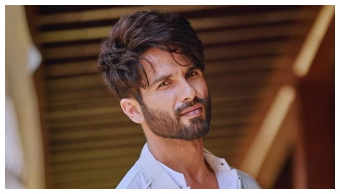 Shahid Kapoor Shows Us How To Suit Up Right In Dark Khaki Blazer And Pant  Outfit | IWMBuzz