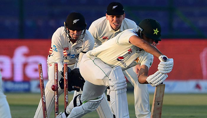 Selandia Baru mengincar kemenangan saat Pakistan meluncur ke 125-5 di Tes kedua