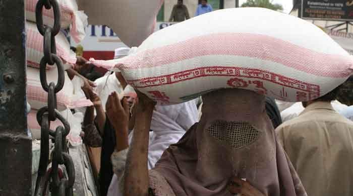 Flour, chicken prices push weekly inflation up 1.09% Flour, chicken prices push weekly inflation up 1.09%