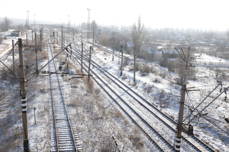 ریلوے لائنوں کا عمومی منظر، جیسا کہ یوکرین پر روس کا حملہ جاری ہے، سیورسک، یوکرین میں، 9 جنوری، 2023۔ — رائٹرز
